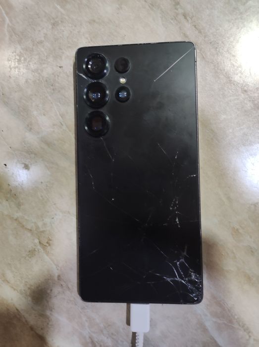 Jiaenova S25 ultra екран кетган
