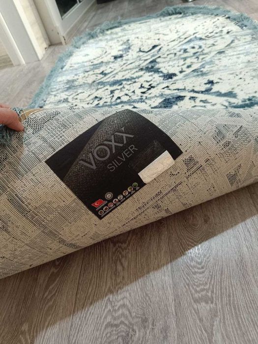 Ковер (не большой) новый Voxx silver