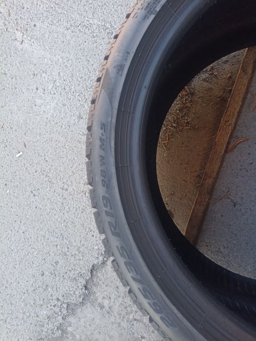 2 anvelope de iarna Pirelli 265/35 R19 dot 4520
