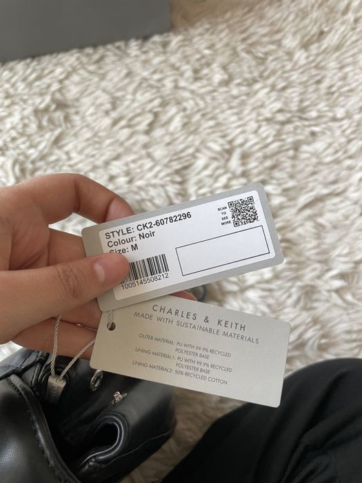 сумка от charles keith