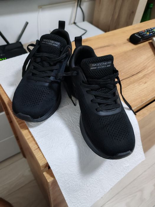 Adidași skeckers 35