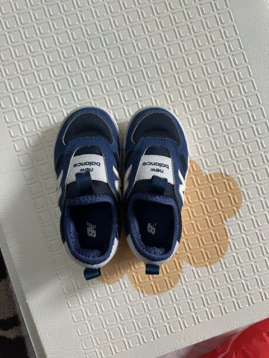 Кроссовки для малышей New Balance оригинал как новые