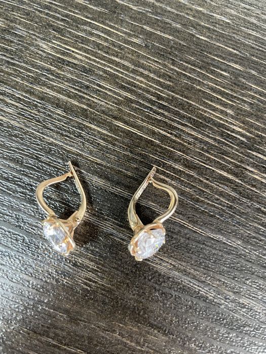 Продам серьги золото