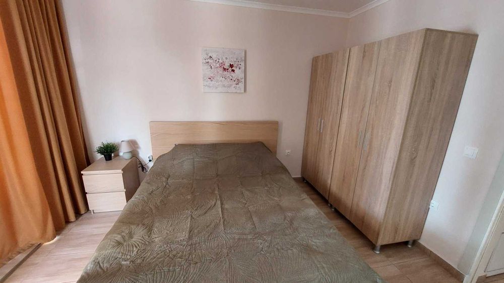 Дава се под наем Двустаен апартамент в к.к. Св.Св. Константин и Елена - 60 кв.м за 648.21 € - Снимка #2