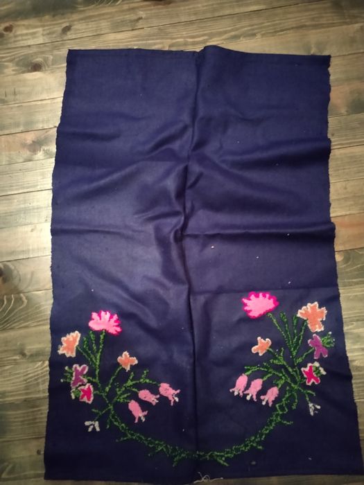 Носии от Тракия от ръчно тъкани платове автентични.