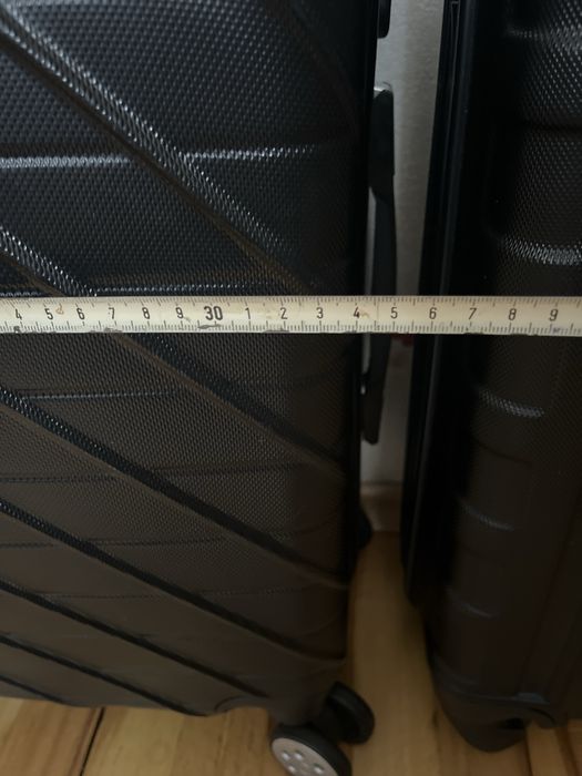 Два куфара -голям и малък