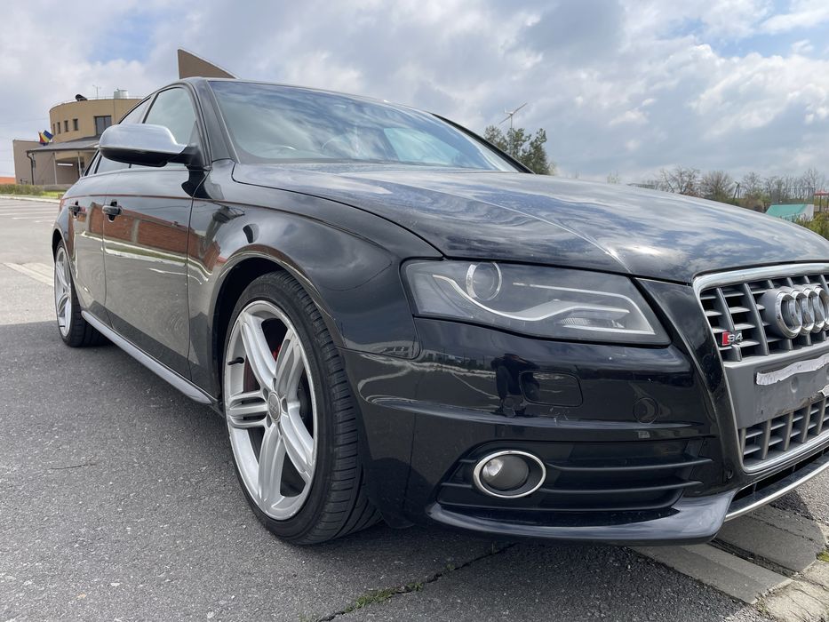 Dezmembrez Audi A4 B8 2.0 CAGA