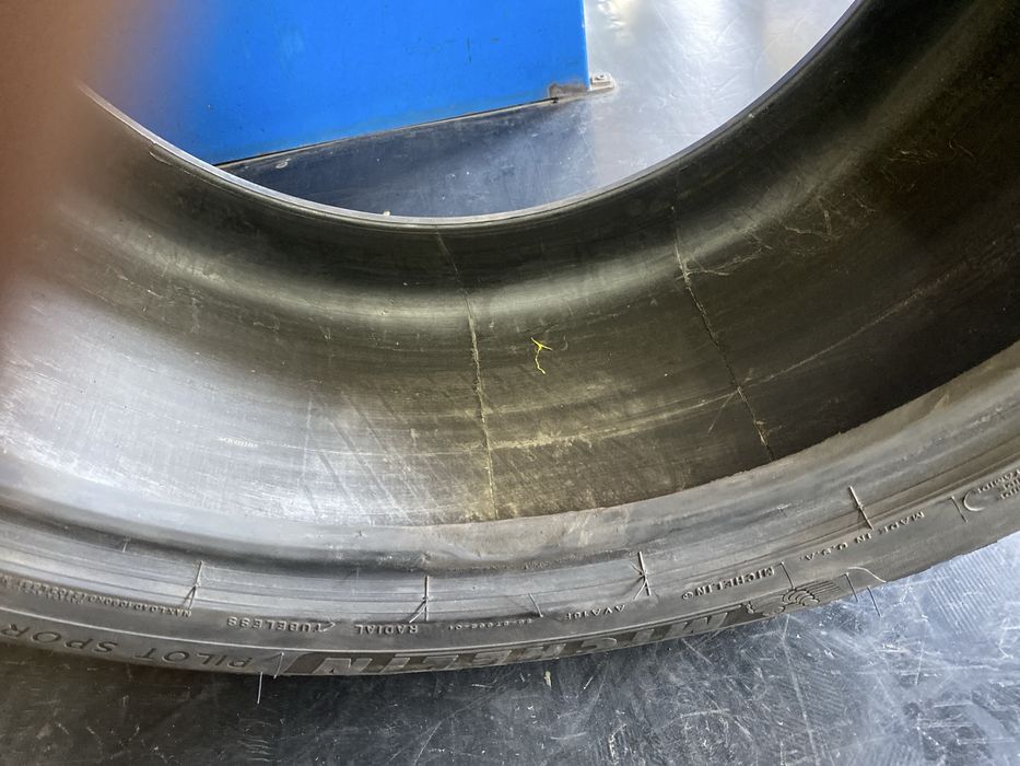 MICHELIN 315/35 r22