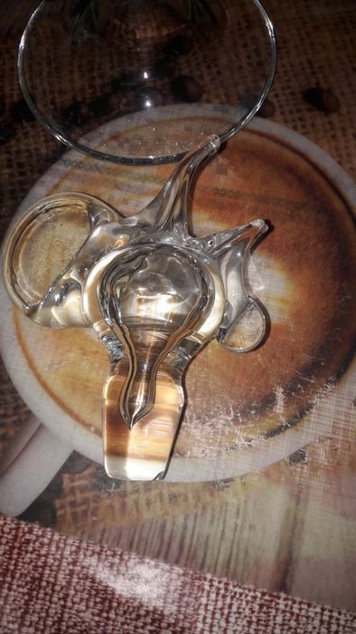 Carafâ de vim sau alte bâututri