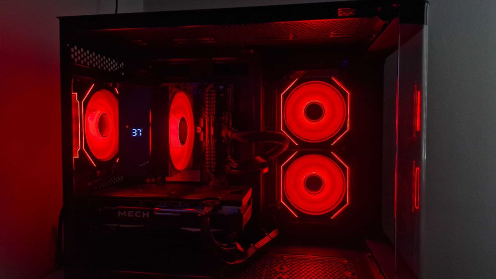 PC Gaming Fish Tank ARGB | RX 6600 | Display Temp | Video Asamblare TikTok/YT