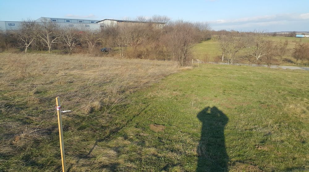 Парцел 2500 кв. м. Между с. Беляковец и В. Търново.