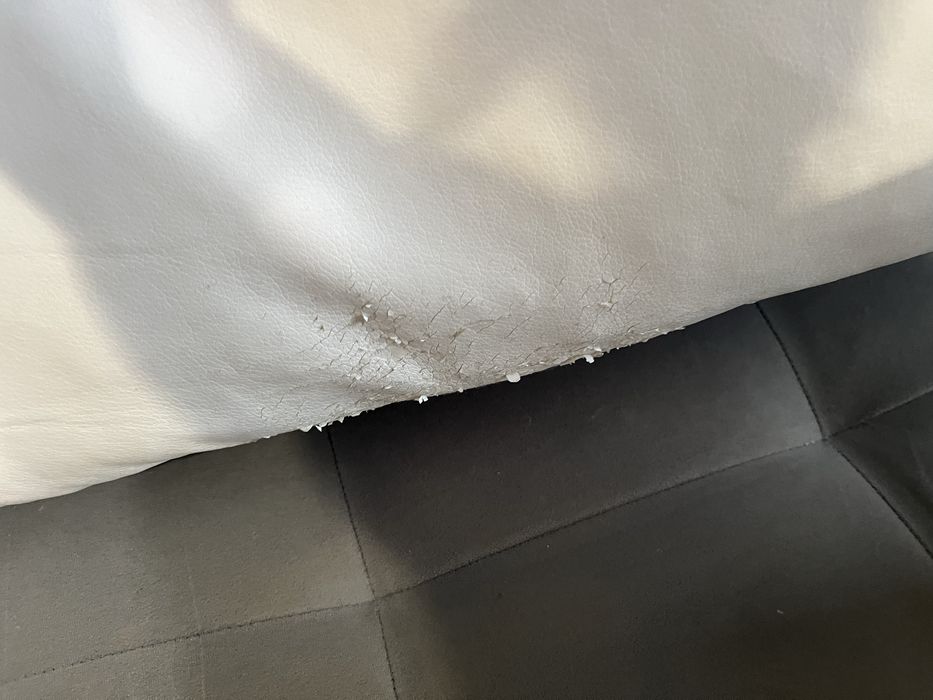 Ъглов диван и масичка за хол с подарък килим