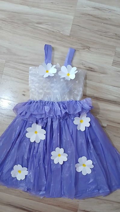 Rochie din materiale reciclabile pt fetite,mar 4-6 anii