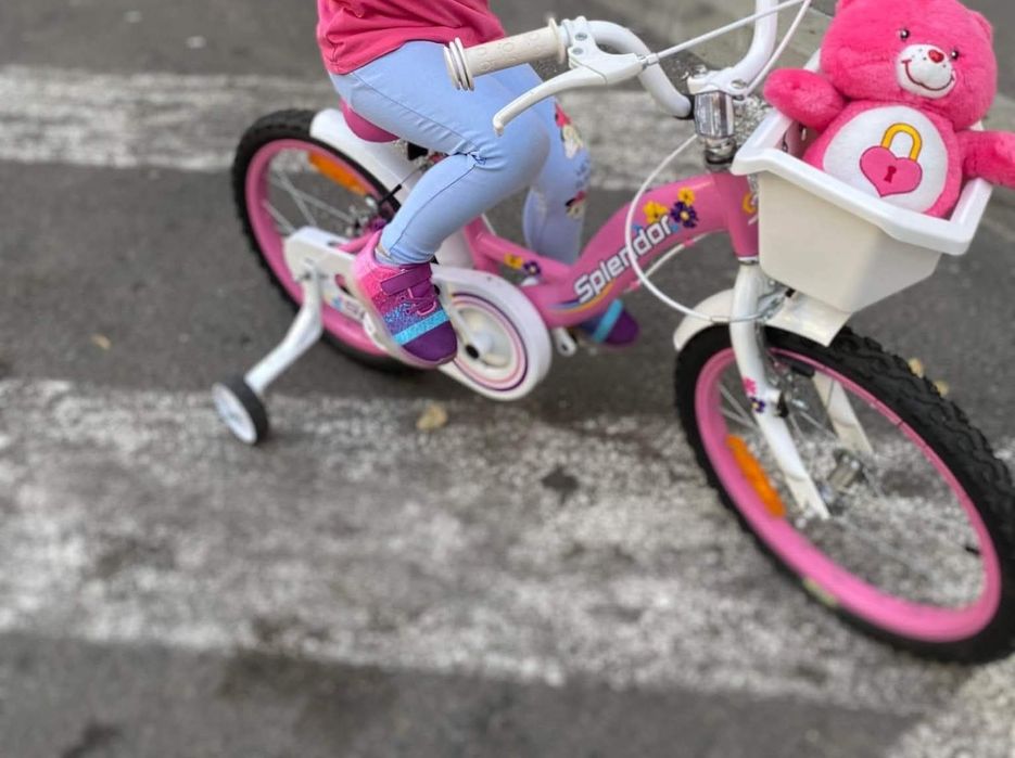 Vând bicicleta  de copii