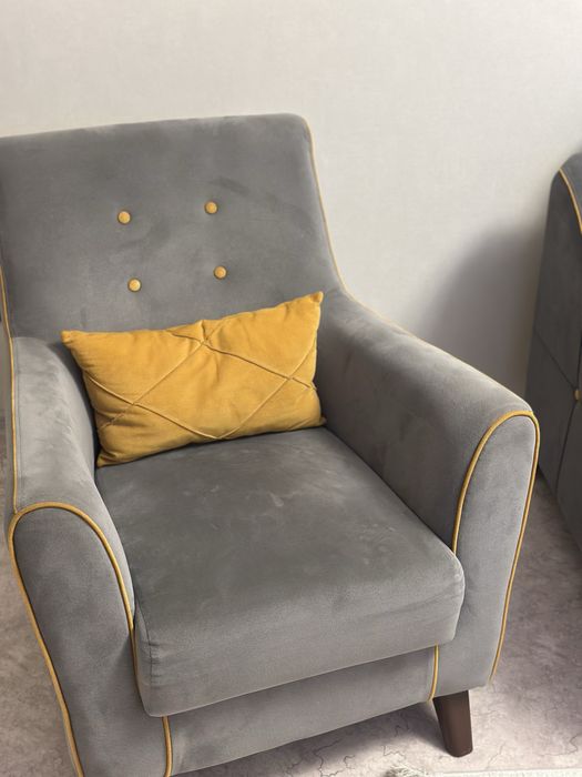 Срочноо продам диван и кресло