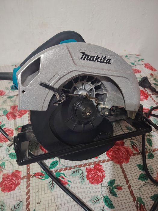 Продам электро пилу