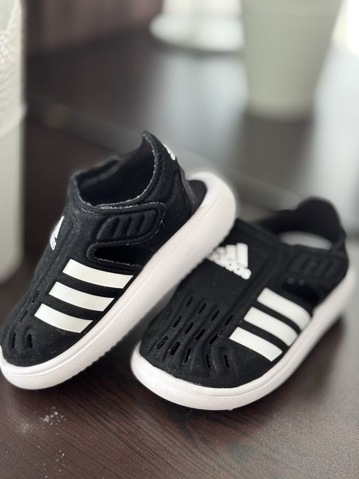 Adidas сандали за момче