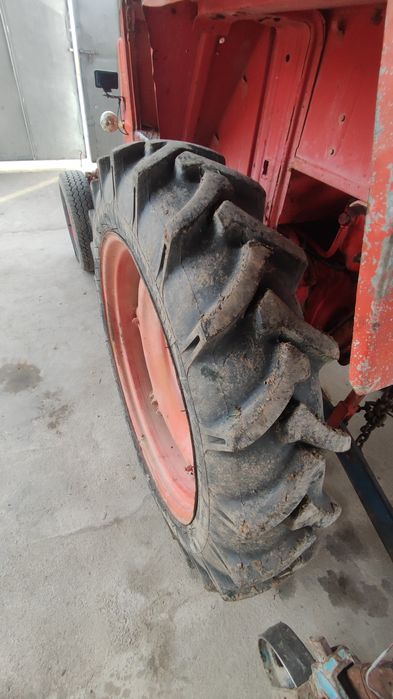 Т25  traktor              .