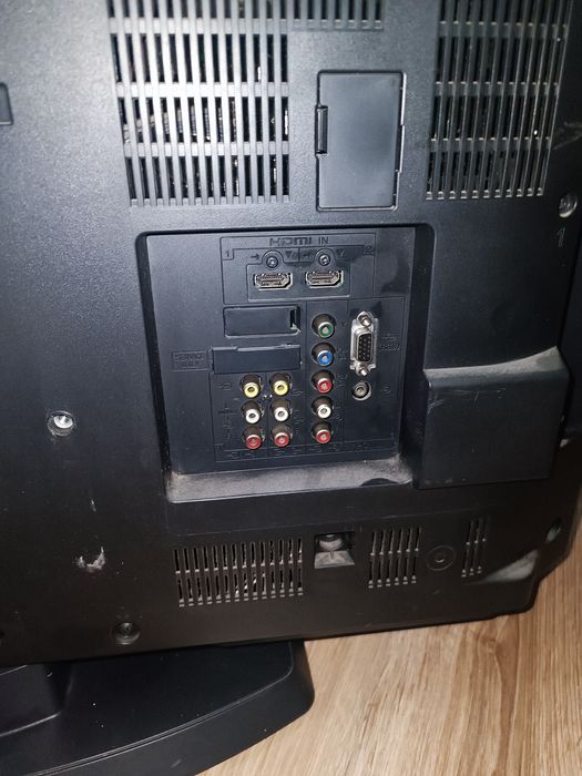 Продам не рабочий телевизор.