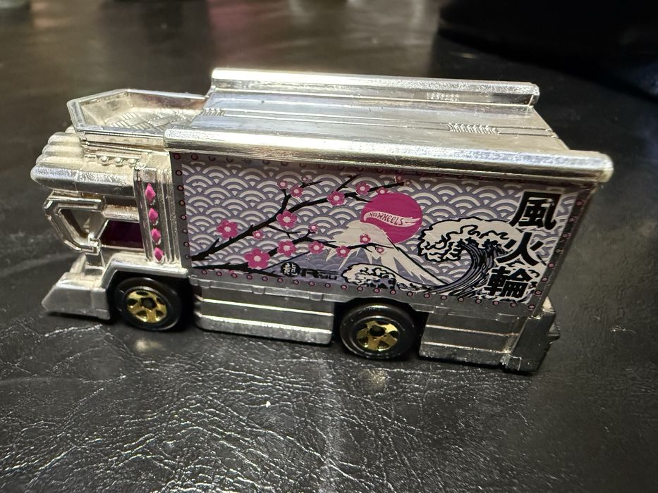 Колекционная машинка Hot Wheels
