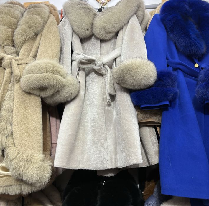 Палто от астраган с естествен косъм лисица