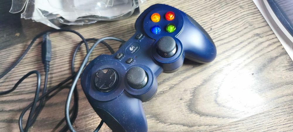 Геймпад Logitech F310 (PC) –  нов с кутия