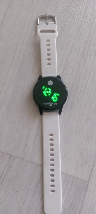 Чисы белого цвета чывилблат повернутый