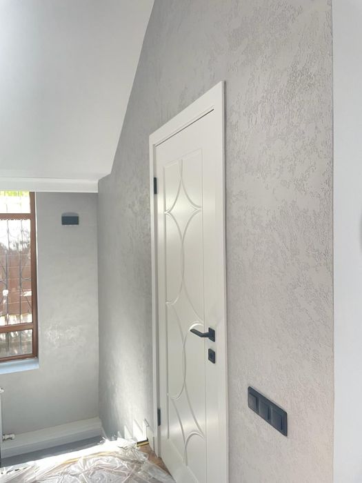 Отделочные работы: обои,  левкас, покраска,   декоративная штукатурка