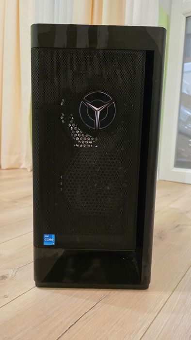 Геймърски компютър Lenovo Legion