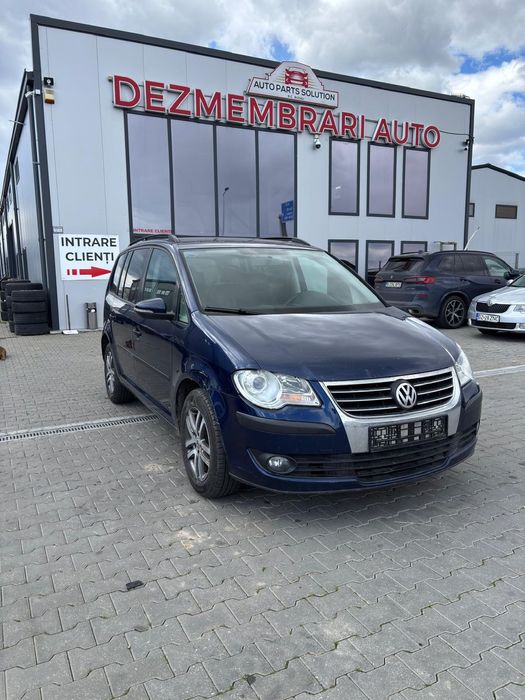 Dezmembram Volkswagen Touran 1.9 TDI BLS DSG din 2008