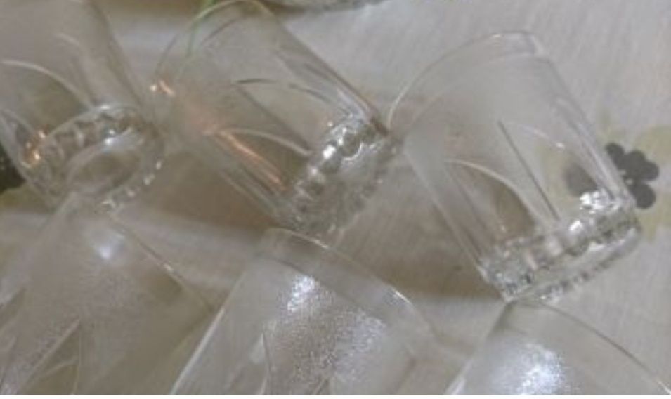 Чаши - стъкло, порцелан, керамика.