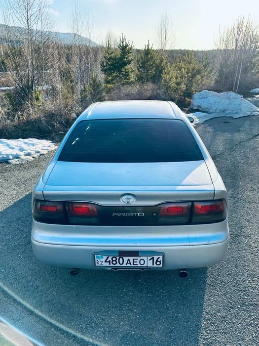 Продам машину Toyota aristo