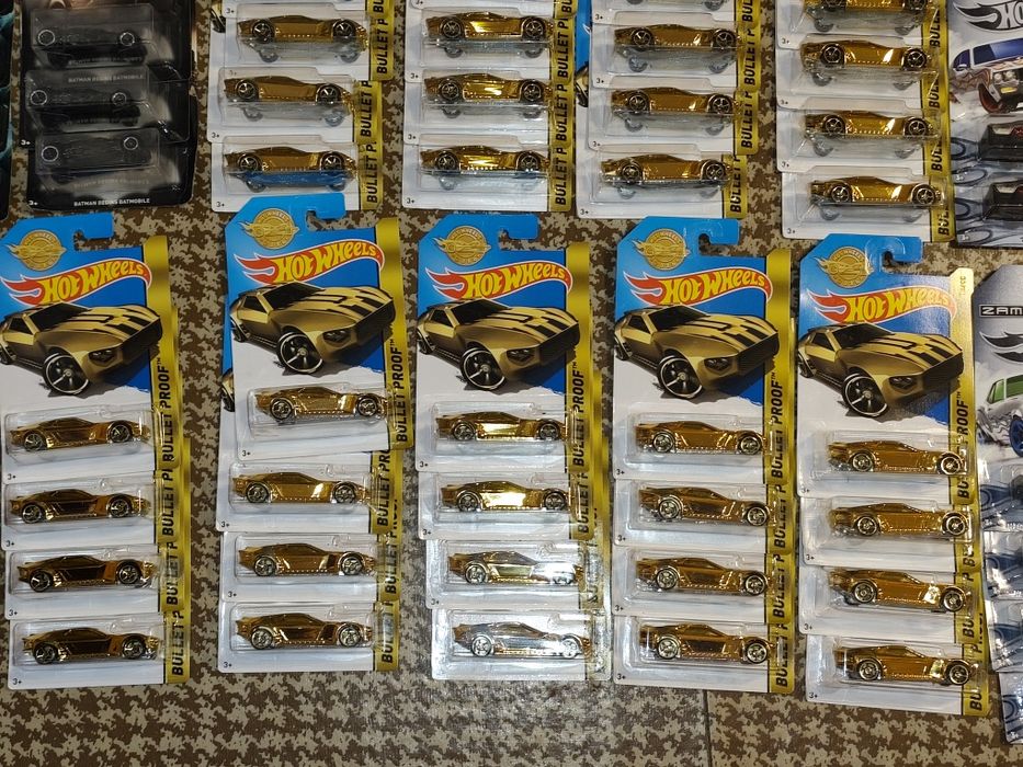Нови колички Hot wheels 50th anniversary 93 броя