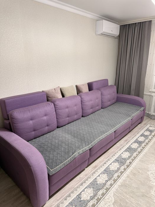 Просторный диван