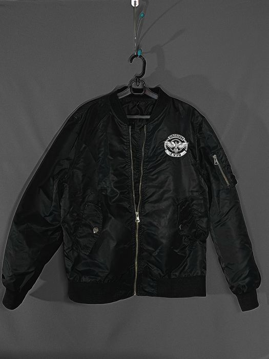 БОМБЕР черного цвета