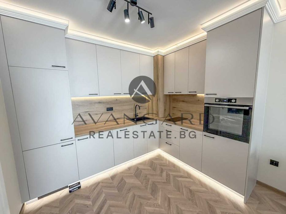 Продава се Двустаен апартамент в Пловдив, Кючук Париж - 73 кв.м за 1013 €/кв.м - Снимка #3