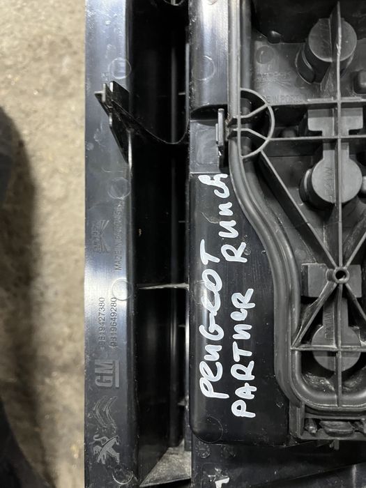 2 броя ляв и десен Стоп за Peugeot Partner,Runch