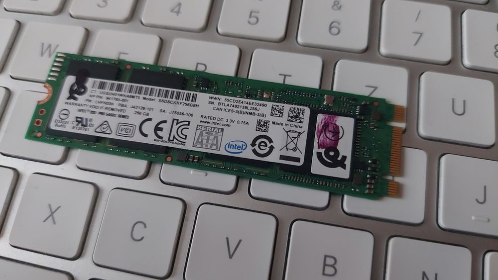 SSD M2 Intel tip Sata 256GB 92% sănătate