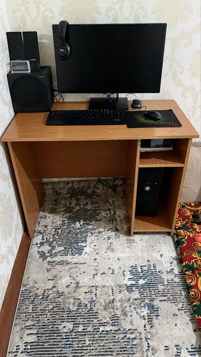 Стол компьютерный