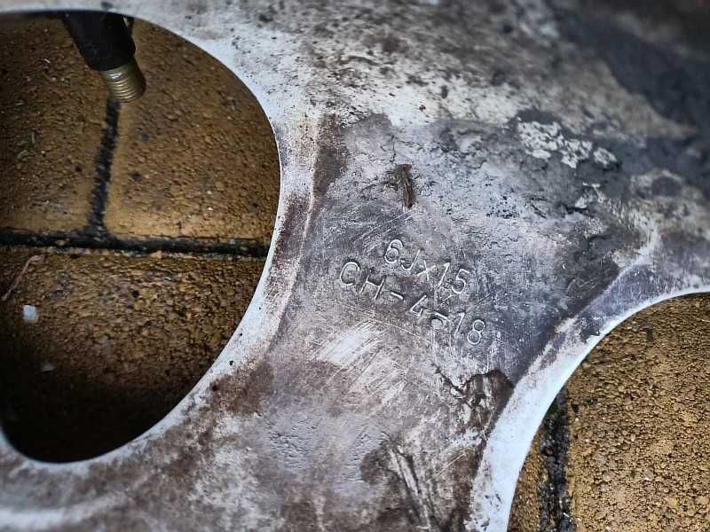 Продам оригинальные легкосплавные диски на Пежо.