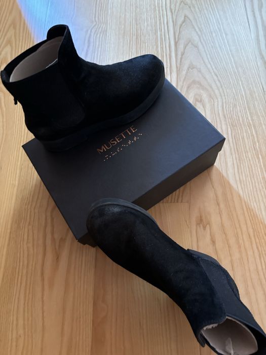 Ботушки велурени нови