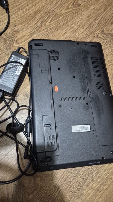 Laptop Acer Aspire E1 571S