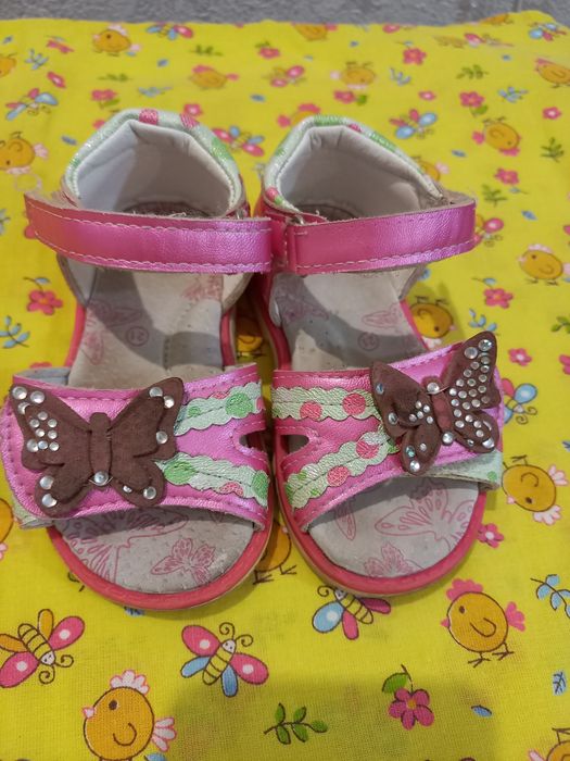 Продам детскую обувь