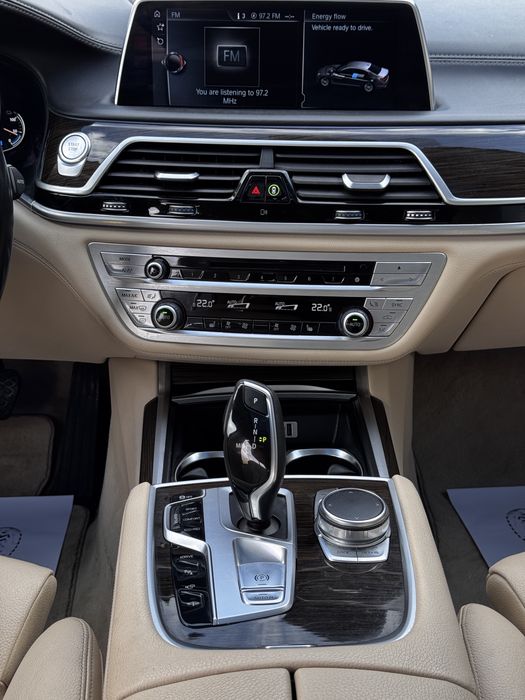 BMW Seria 7 740e  HarmanKardon TVA Deductibil