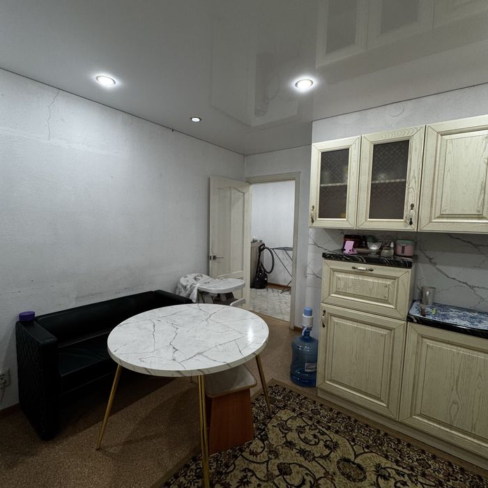 Продам 2 комн рвйон. Уют  3/5  63 м.кв