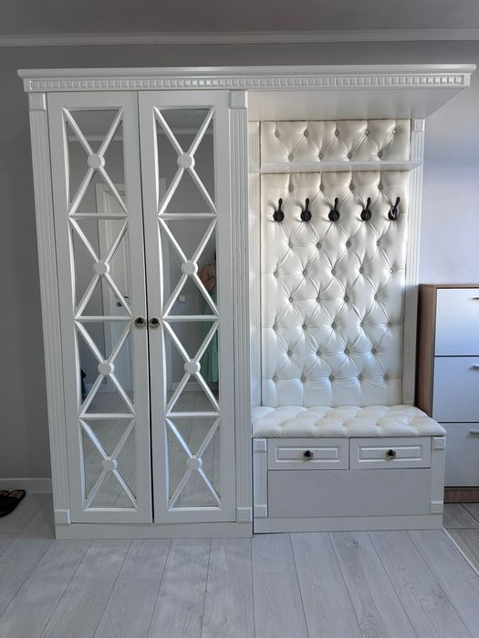 Шкаф - прихожая!