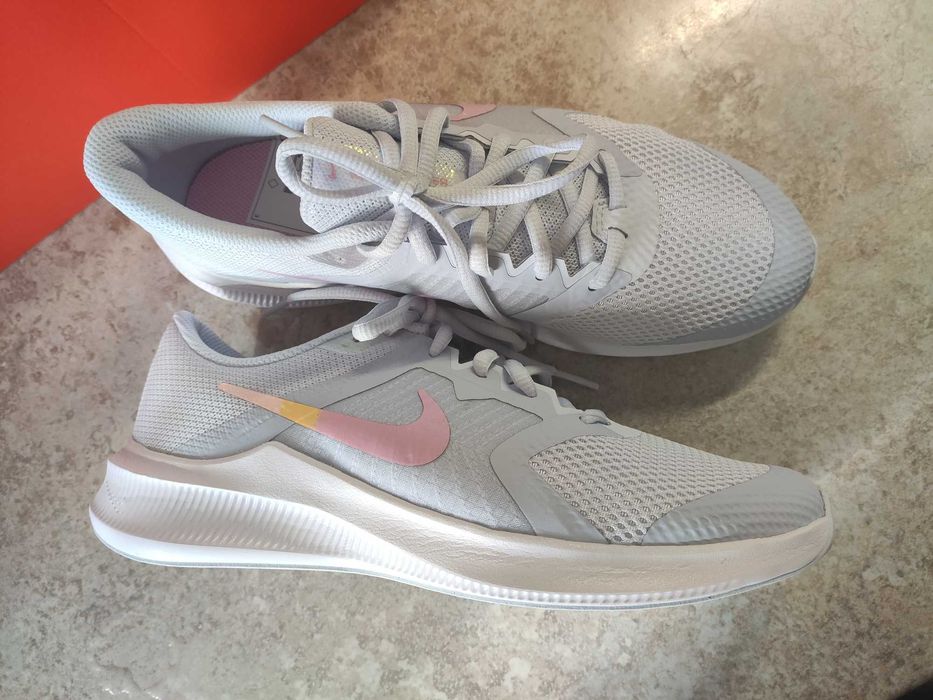 Оригинални маратонки NIKE