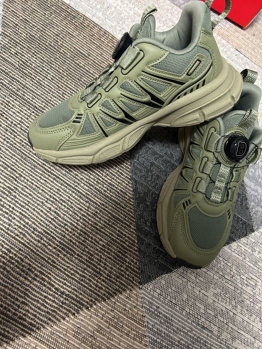 Продам кроссовки