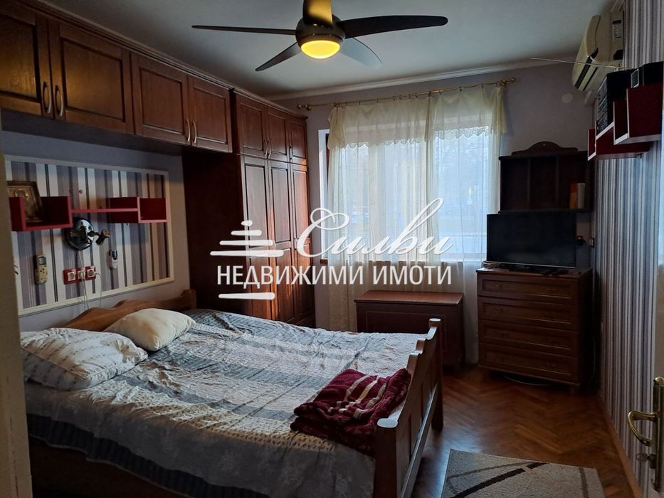 Продава се Тристаен апартамент в Шумен, Център - 93 кв.м за 1366 €/кв.м - Снимка #4