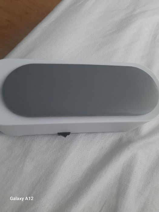 aparat de curățare cu ultrasuneteunete de dimensiuni mici (portabil/mini cuvă ultrasonică), alimentat de obicei cu baterii 35 lei